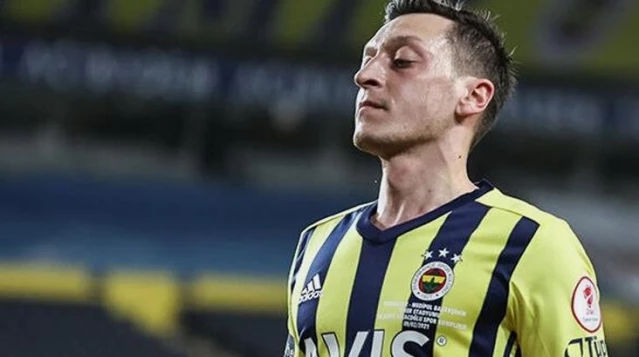 Fenerbahçe'ye bir kötü haber daha! Mesut Özil, antrenmana katılmadı