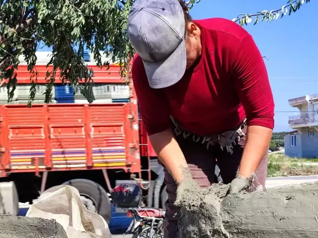 Tandırlar, kadınların çamurlu ellerinde şekilleniyor Tandırlar, kadınların çamurlu ellerinde şekilleniyor