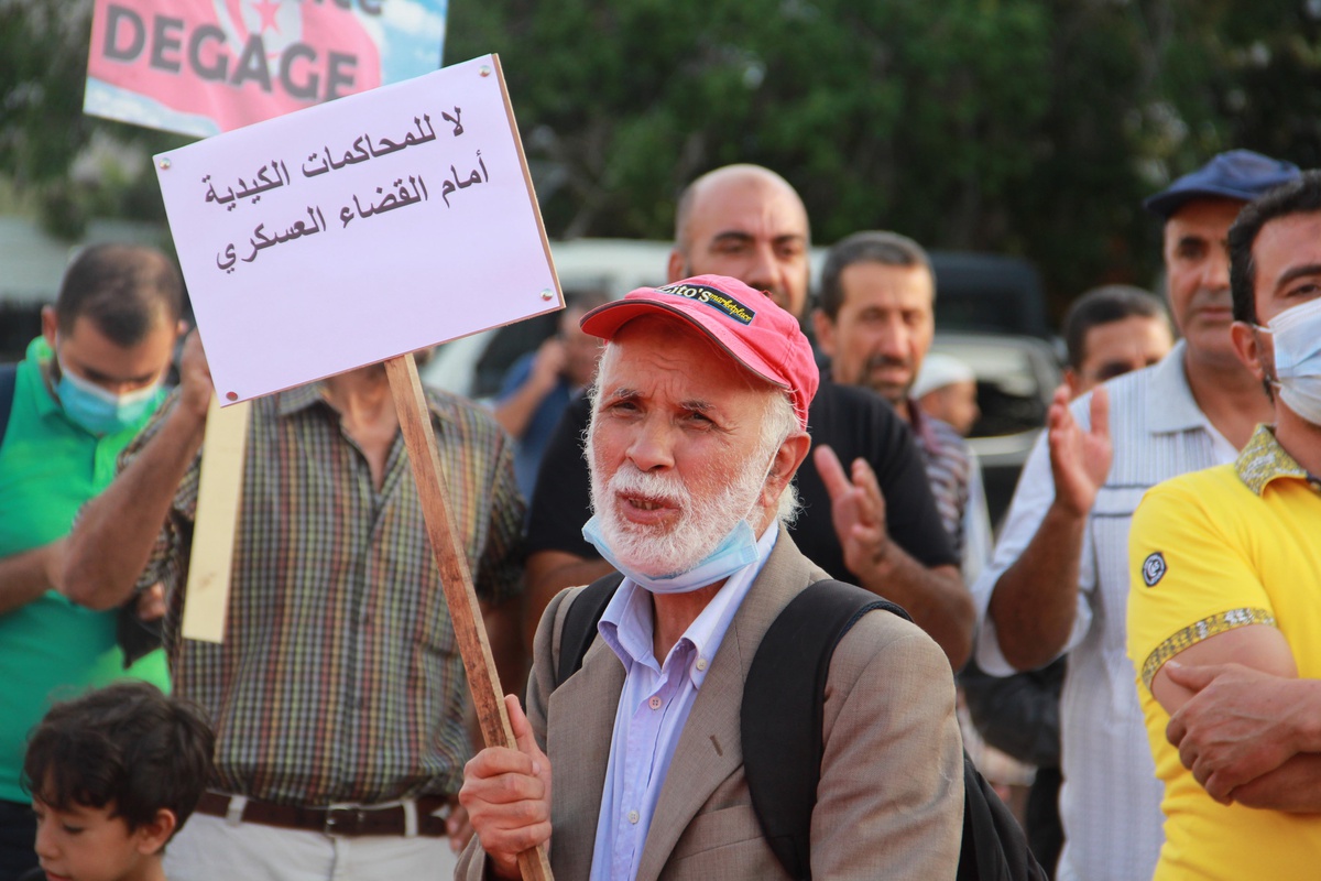 Son dakika haberleri... Tunus\'ta Cumhurbaşkanı Kays Said\'in olağanüstü kararları protesto edildi