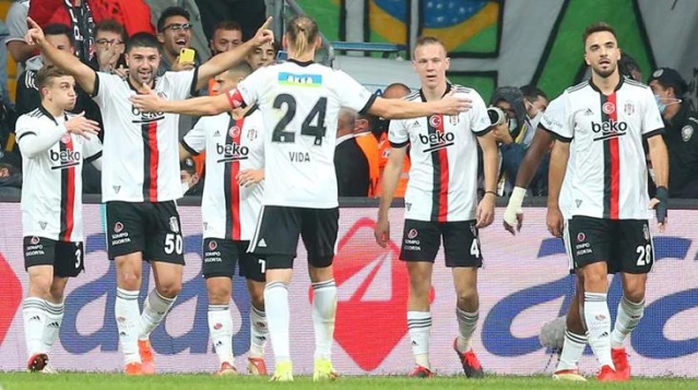 Vodafone Park'ta Güven Yalçın resitali! Beşiktaş, sahasında Sivasspor'u 2-1 yendi