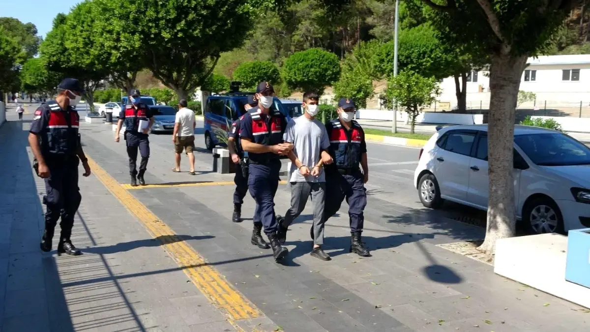 5 yıldızlı otelin temizlik görevlisi güvenlik görevlisini bıçakla yaraladı