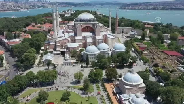 Ayasofya-i Kebir Camii'ni 3,5 milyonun üzerinde kişi ziyaret etti Ayasofya-i Kebir Camii'ni 3,5 milyonun üzerinde kişi ziyaret etti