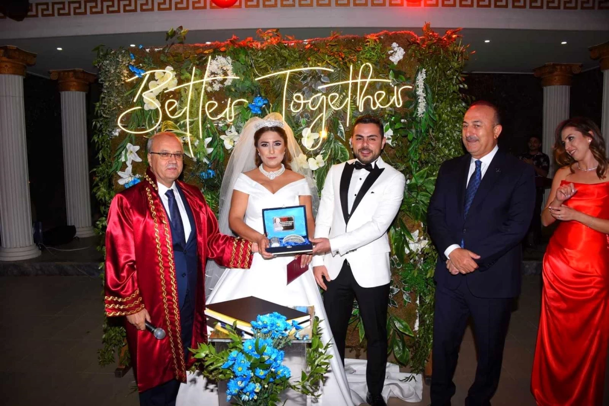 Son dakika haberleri: Bakan Çavuşoğlu, Manisa\'da nikah şahidi oldu