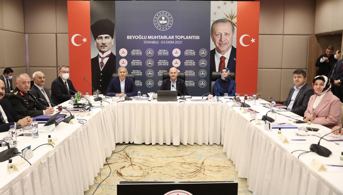 Bakan Soylu, muhtarlarla bir araya geldi