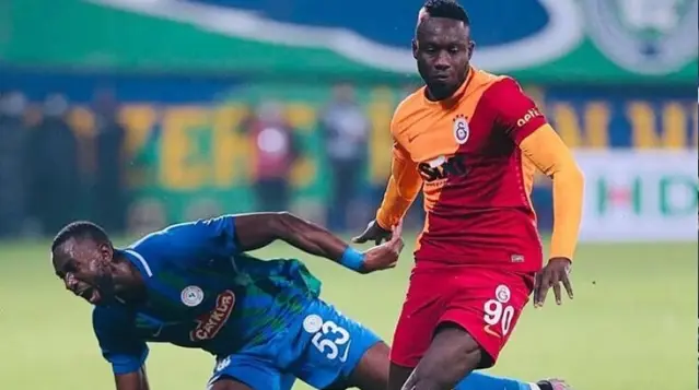 Çaykur Rizespor maçının kaderini değiştiren Diagne'nin paylaşımı, 100 bin beğeniye koşuyor Çaykur Rizespor maçının kaderini değiştiren Diagne'nin paylaşımı, 100 bin beğeniye koşuyor