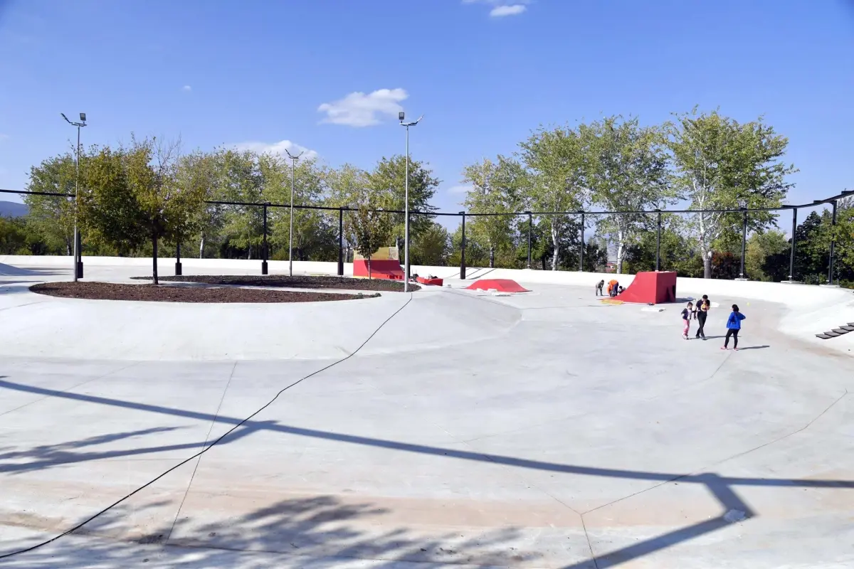 Gençlere Gökçay\'da yeni kaykay pisti