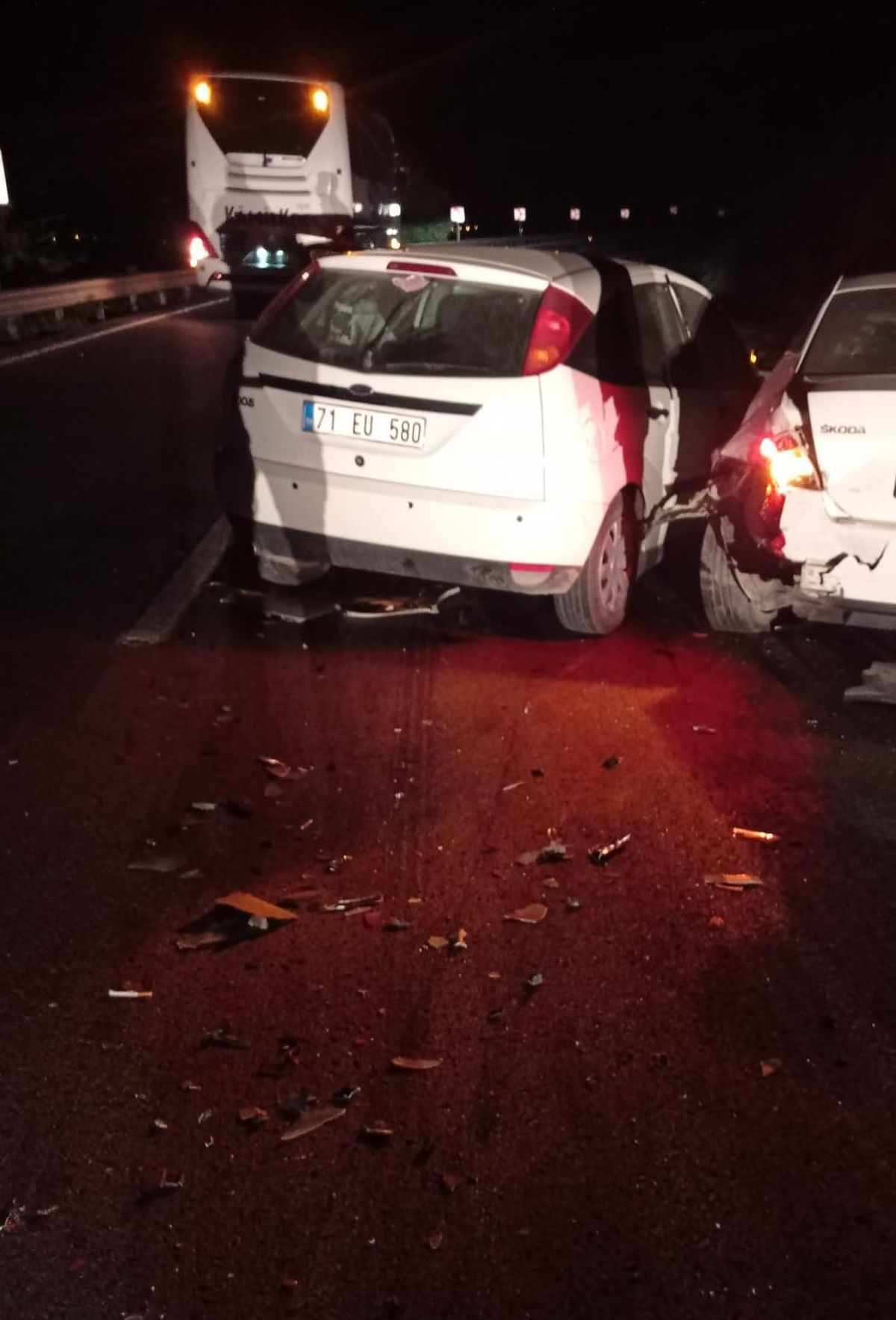 Kırıkkale\'de kazaya karışan araca başka otomobilin çarpması sonucu 5 kişi yaralandı