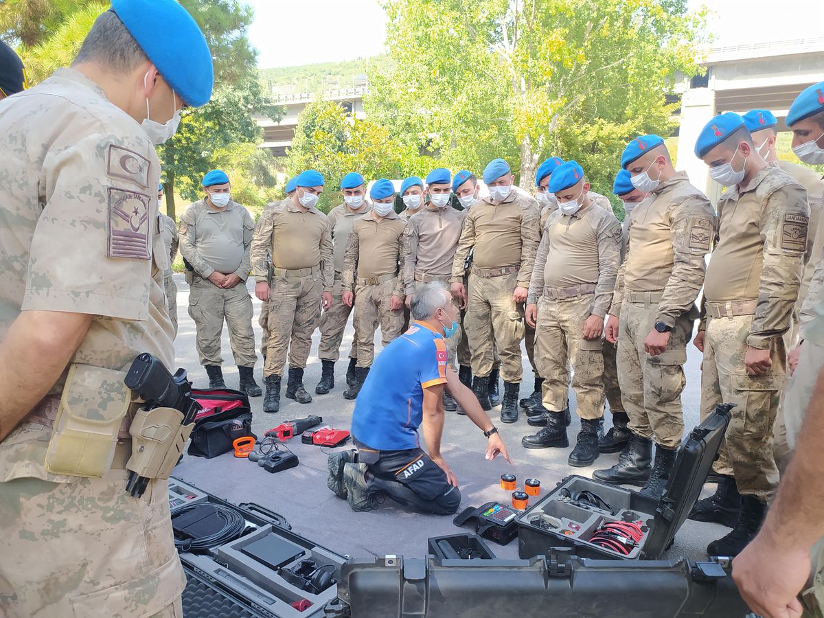 Kocaeli\'de görev yapan komandolara acil müdahale eğitimi