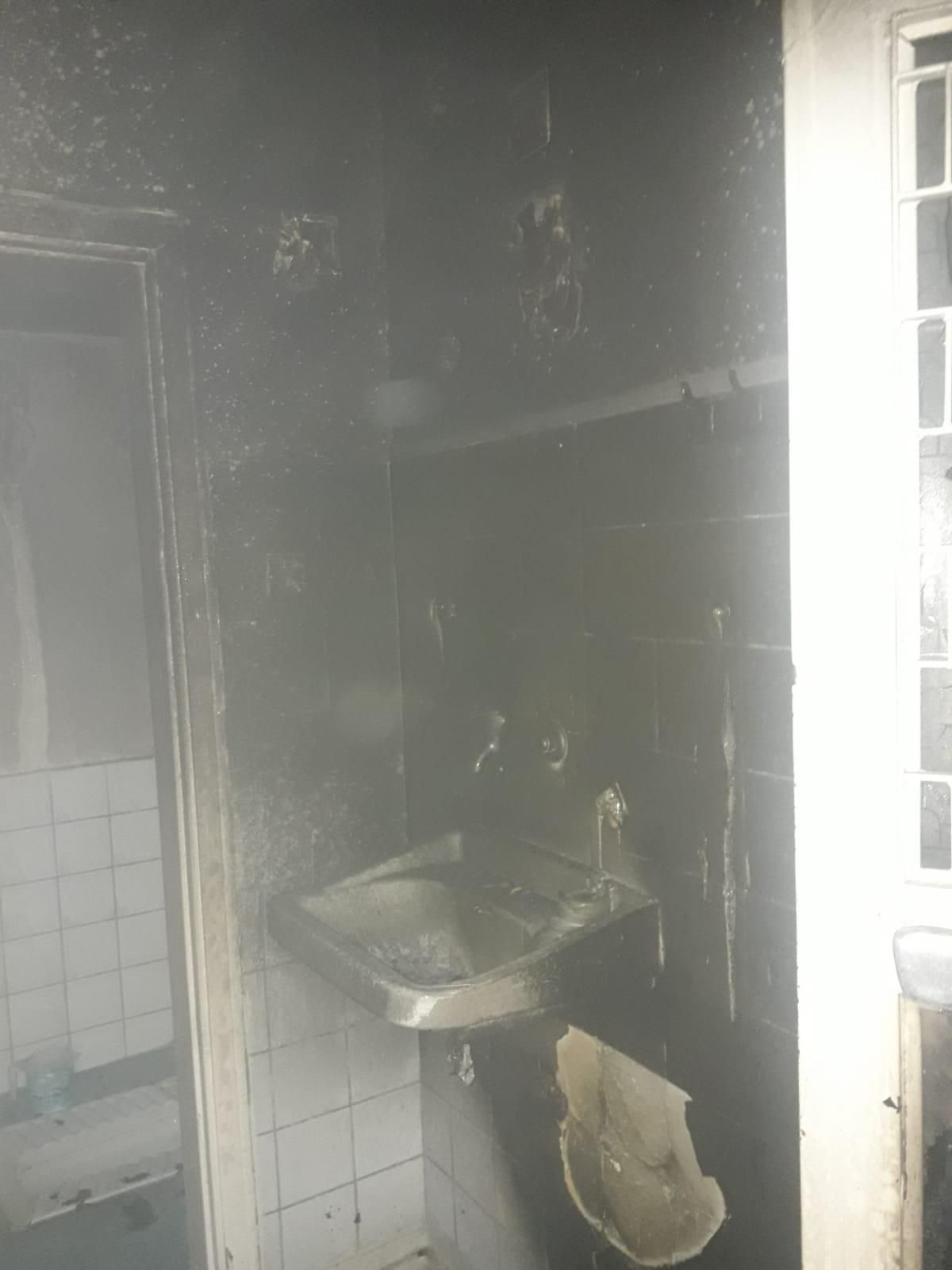 Son dakika gündem: Mersin\'de evde çıkan yangın hasara neden oldu