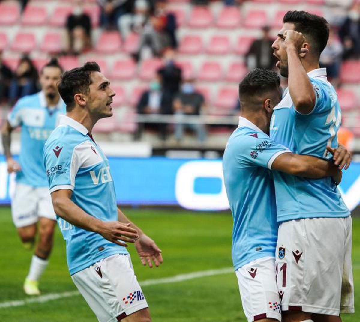 Süper Lig'de 203 gündür kaybetmeyen Trabzonspor, deplasmanda ise 343 gündür yenilmiyor