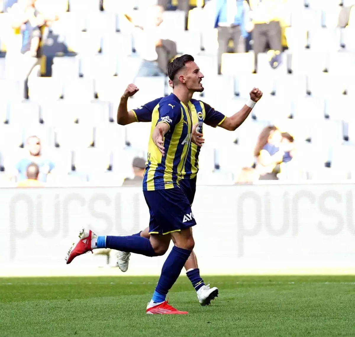 Süper Lig: Fenerbahçe: 2 Kasımpaşa: 0 (İlk yarı)