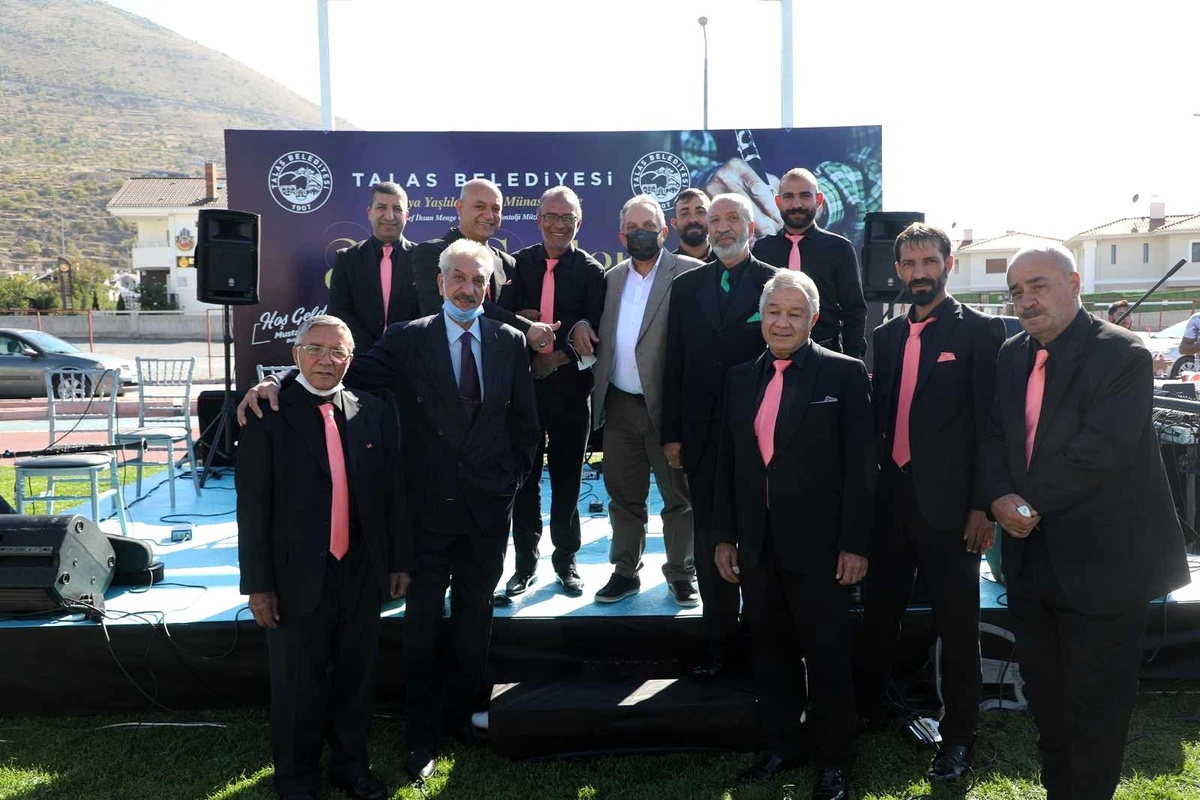 Talas\'ta Yaşlılar Günü\'ne özel "Altın sesler" konseri