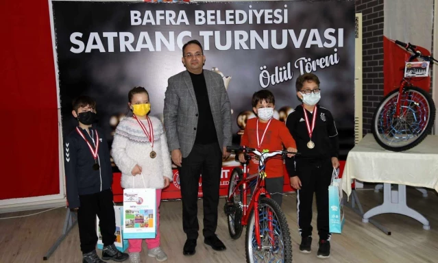 Bafra'da düzenlenen satranç turnuvasına 17 ilden 200 sporcu katıldı