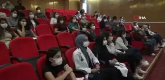 Dicle Üniversitesi Hastanesinde, '1-7 Ekim Dünya Emzirme Haftası' eğitim konferansı