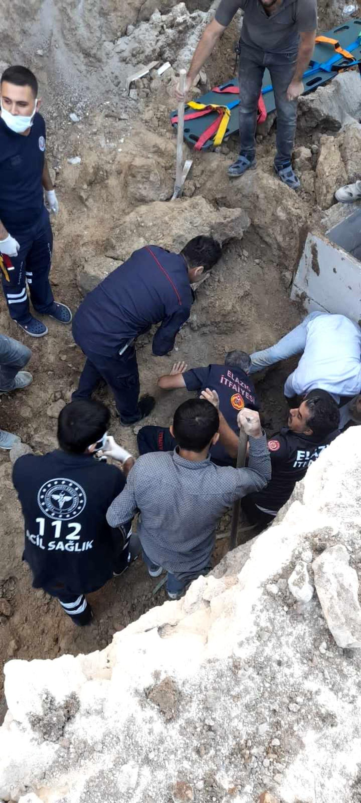 Elazığ\'da inşaat alanında toprak kayması sonucu bir işçi yaralandı