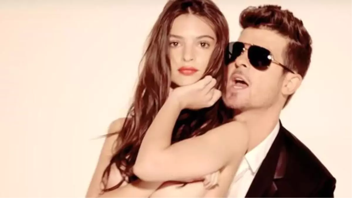 Emily Ratajkowski kendisine ün kazandıran kliple ilgili ilk kez konuştu. Robin Thicke göğüslerime dokundu