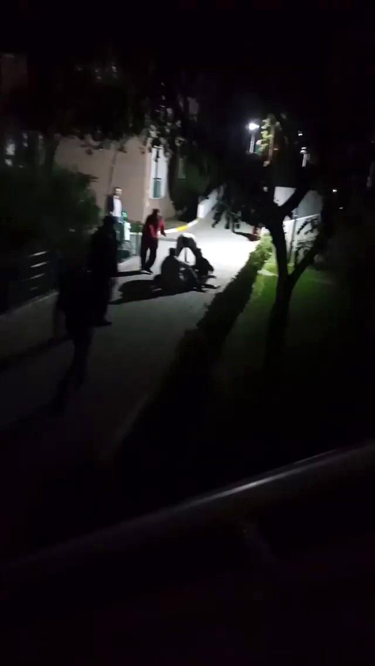 Esenyurt\'ta telefonla oynayan çocuk 11. kattan düştü