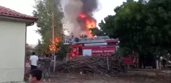 Konya'da müstakil alev alev yandı