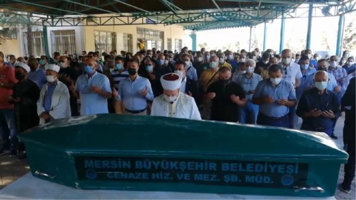 Son dakika... Koronavirüsten hayatını kaybeden Prof. Dr. Canataroğlu, toprağa verildi
