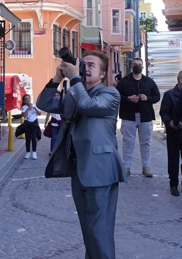 Orhan Gencebay, UNESCO Photo Safari projesi kapsamında Balat'ı fotoğrafladı