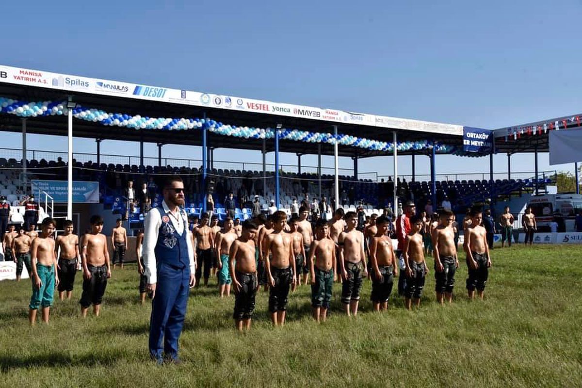 Pamukkaleli pehlivan altın madalya kazandı