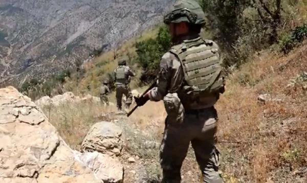 TSK'dan büyük başarı! PKK'nın 'Ele geçirilmesi imkansız' dediği karargah ele geçirildi: 12 terörist öldürüldü