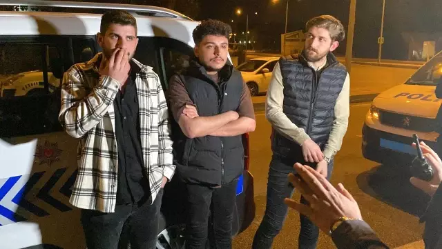 Polis ekiplerinin dur ikazına uymayıp kaçtılar! Driftçi gençlerin 50 kilometrelik kovalamacası kazayla son buldu