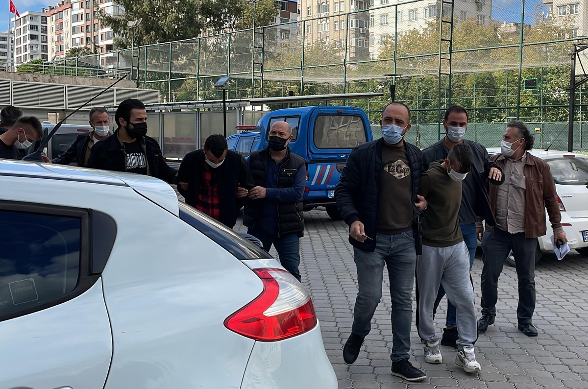 Son dakika haberleri! Samsun\'da 1 kişinin öldüğü, 3 kişinin yaralandığı silahlı saldırıyla ilgili 1 şüpheli tutuklandı