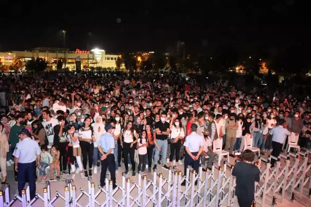 Şanlıurfa'da Gripin konserine yoğun ilgi