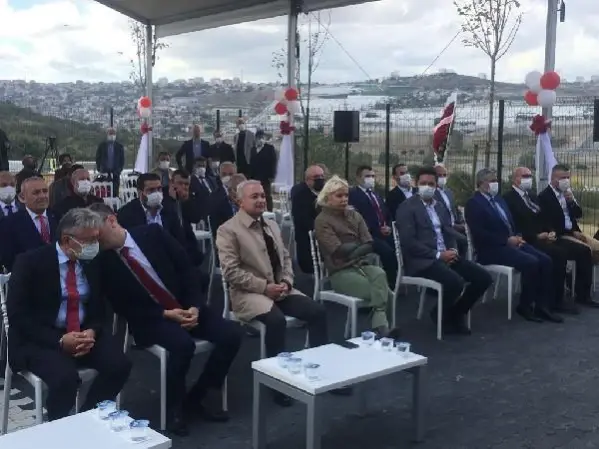 Sokak hayvanları için yapılan tam donanımlı hastane ve geçici bakımevi açıldı