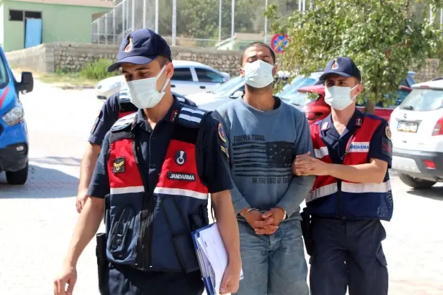 Suriye sınırında 2 DEAŞ'lı yakalandı Suriye sınırında 2 DEAŞ'lı yakalandı