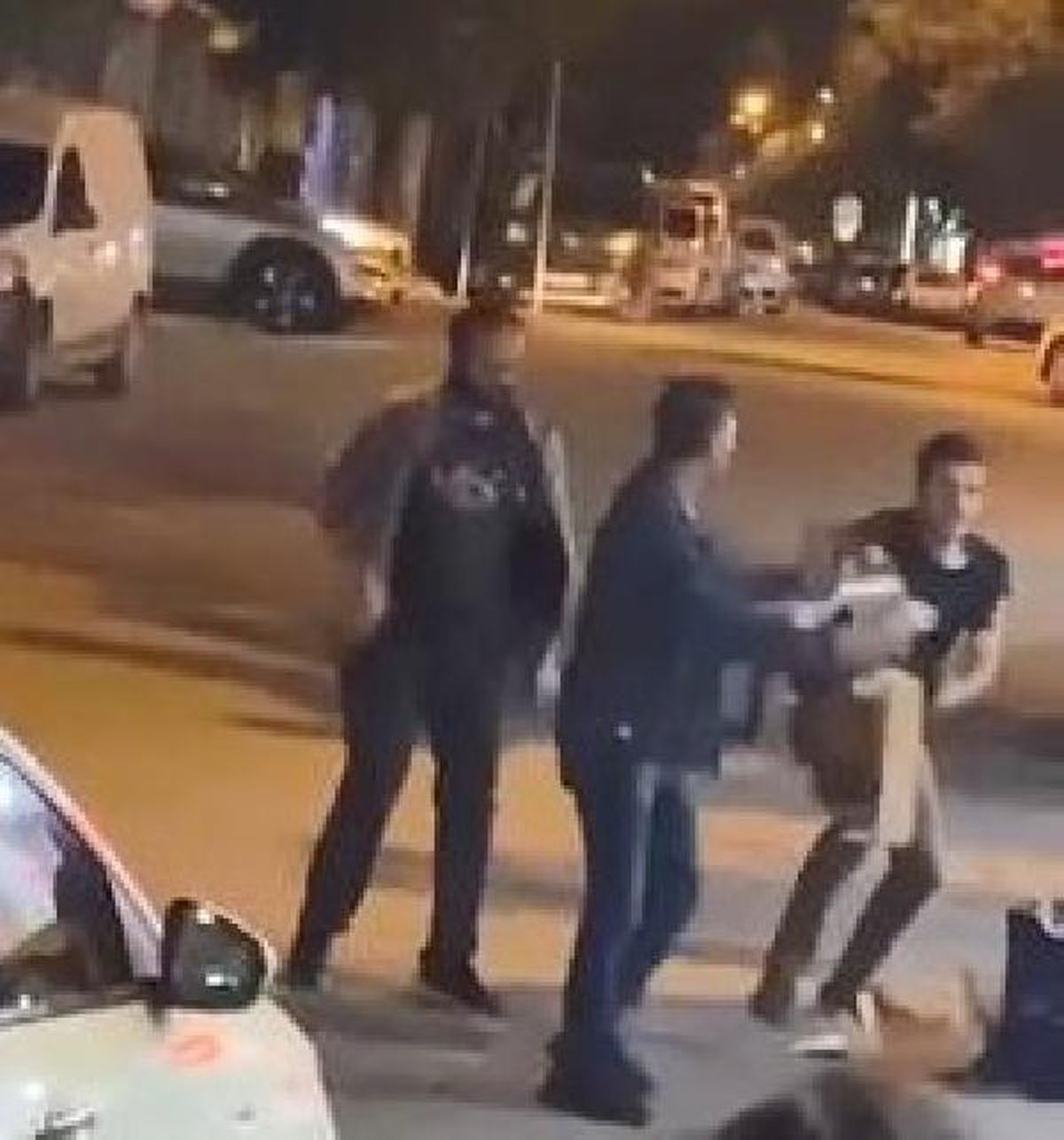 Sürücülerin kasalı, spatulalı kavgası kamerada
