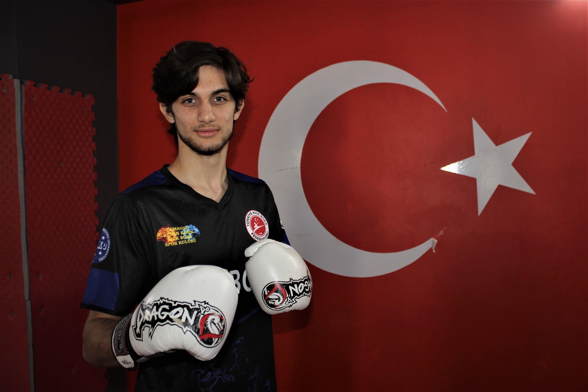Türkiye şampiyonlukları bulunan kick boksçu Ferit, gözünü dünya şampiyonasına dikti Açıklaması