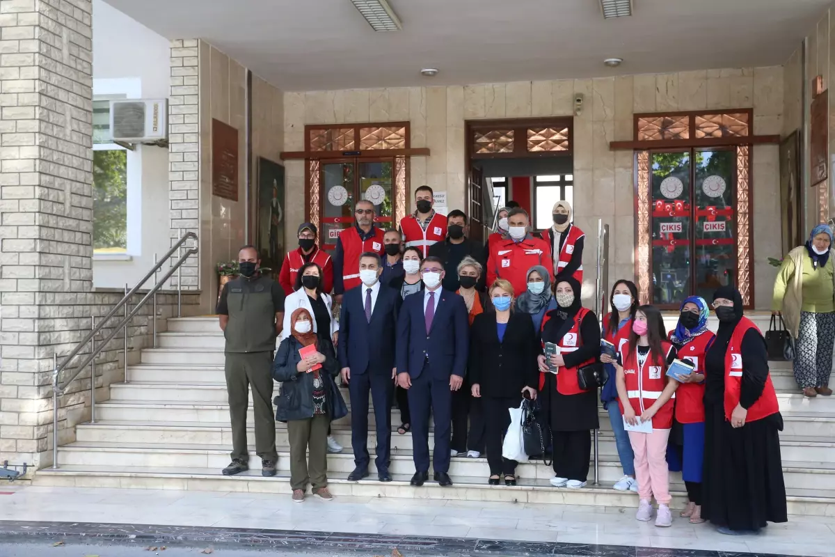 Vali Balcı ve Belediye Başkanı Eroğlu hayvanseverlerle buluştu