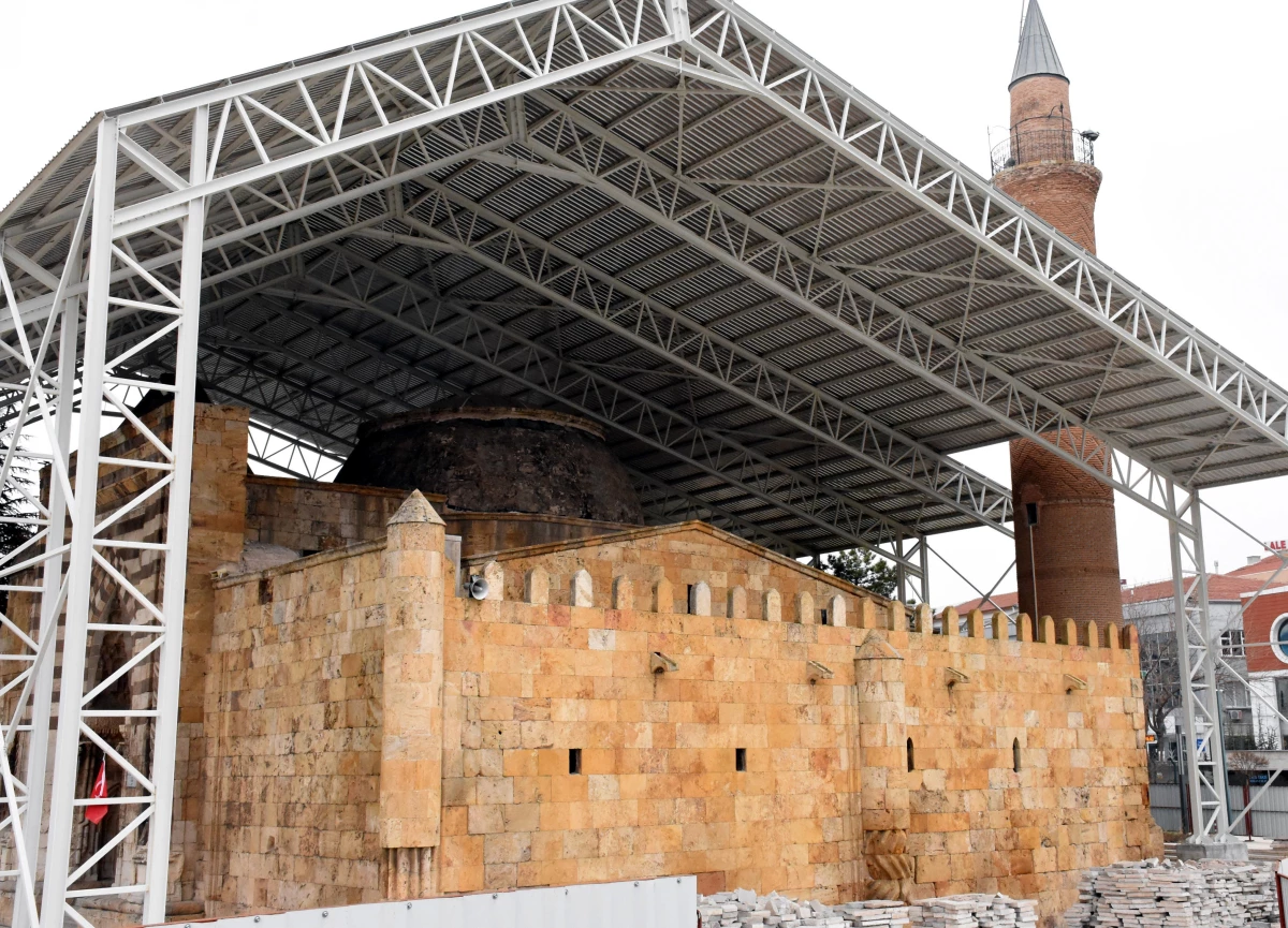 750 yıllık Kırşehir Cacabey Camisi\'nin restorasyon projeleri onaylandı