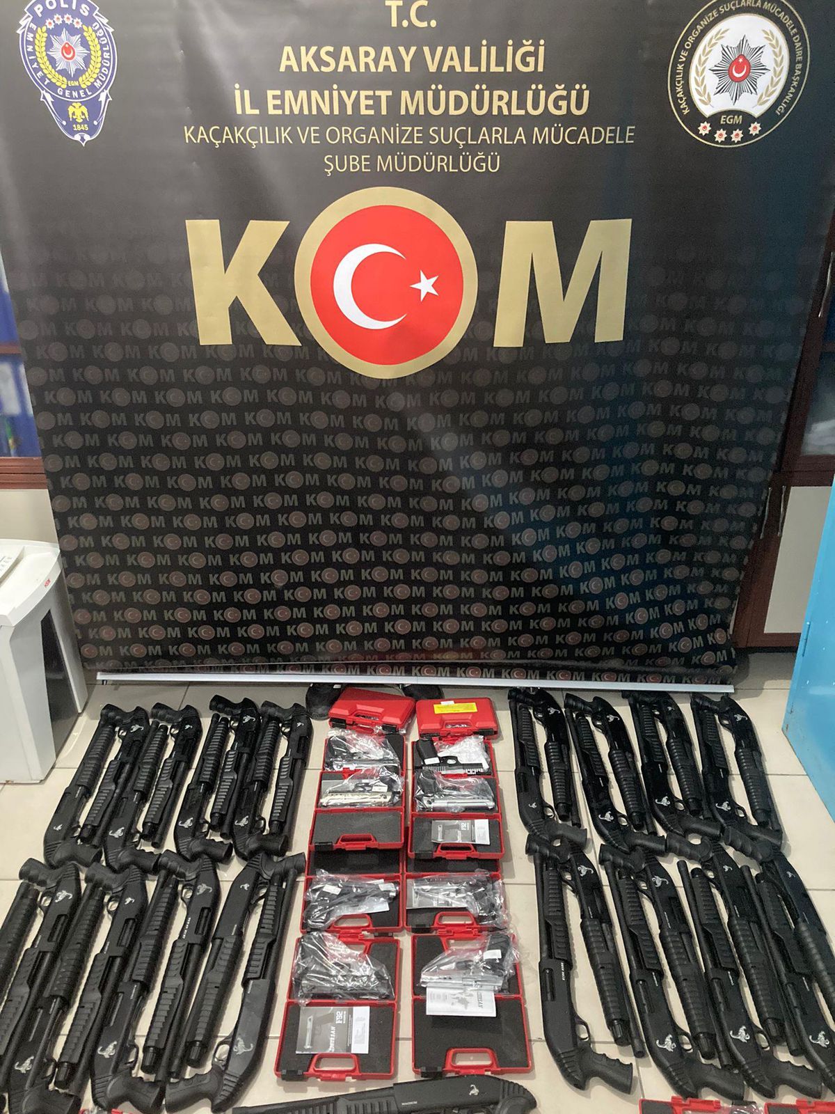 Aksaray\'da ruhsatsız silah operasyonunda 4 zanlı yakalandı