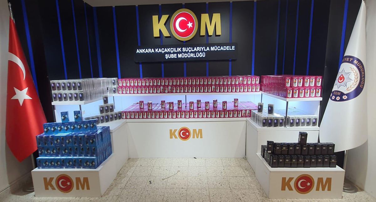 Ankara\'da 2 bin 19 kaçak cep telefonu ve 4 bin 38 telefon aksesuarı ele geçirildi