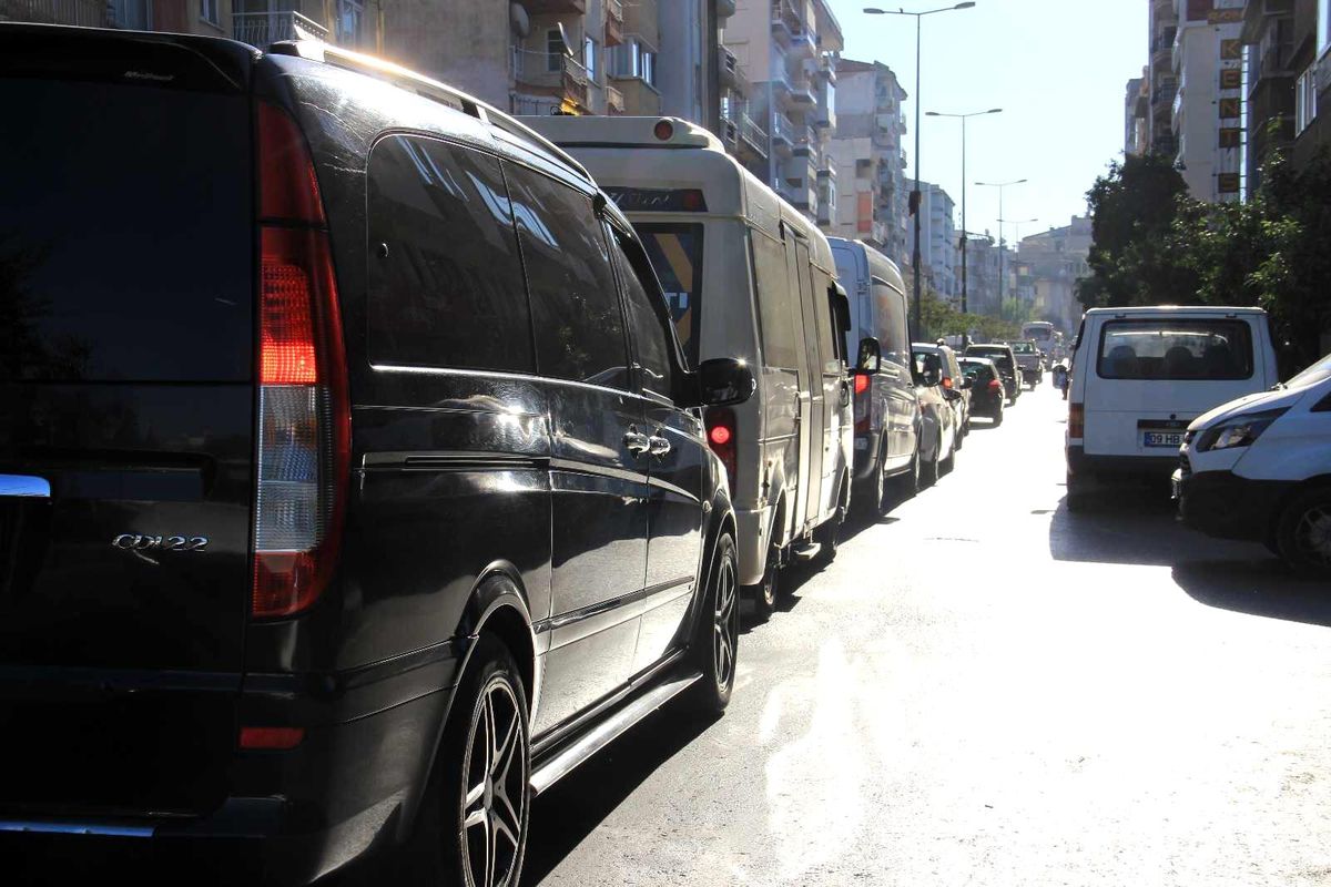 Aydın\'da İstanbul trafiğini aratmayan görüntüler