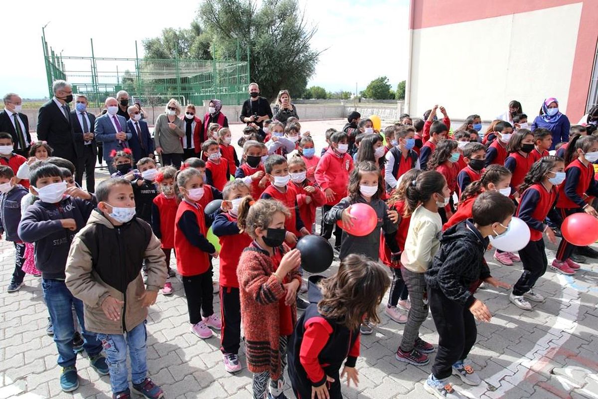 Başkan Çolakbayrakdar öğrencilerle bir araya geldi
