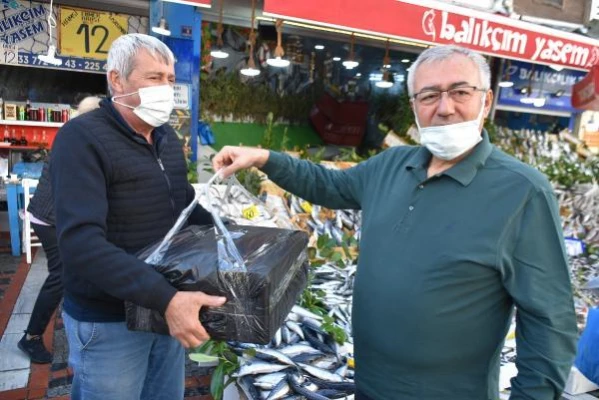 Έλληνες και Βούλγαροι έρχονται ακόμη και στην Αδριανούπολη για να αγοράσουν ψάρια.