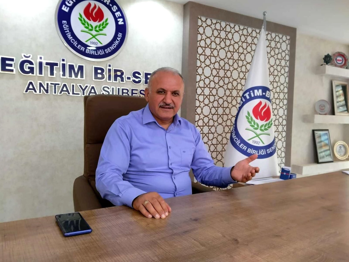 Eğitim Bir Sen Antalya Şube Başkanı Miran: "Meslek kanununun ivedilikle yürürlüğe konulması gerekiyor"