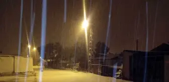 Göle ilçe merkezine kar yağdı