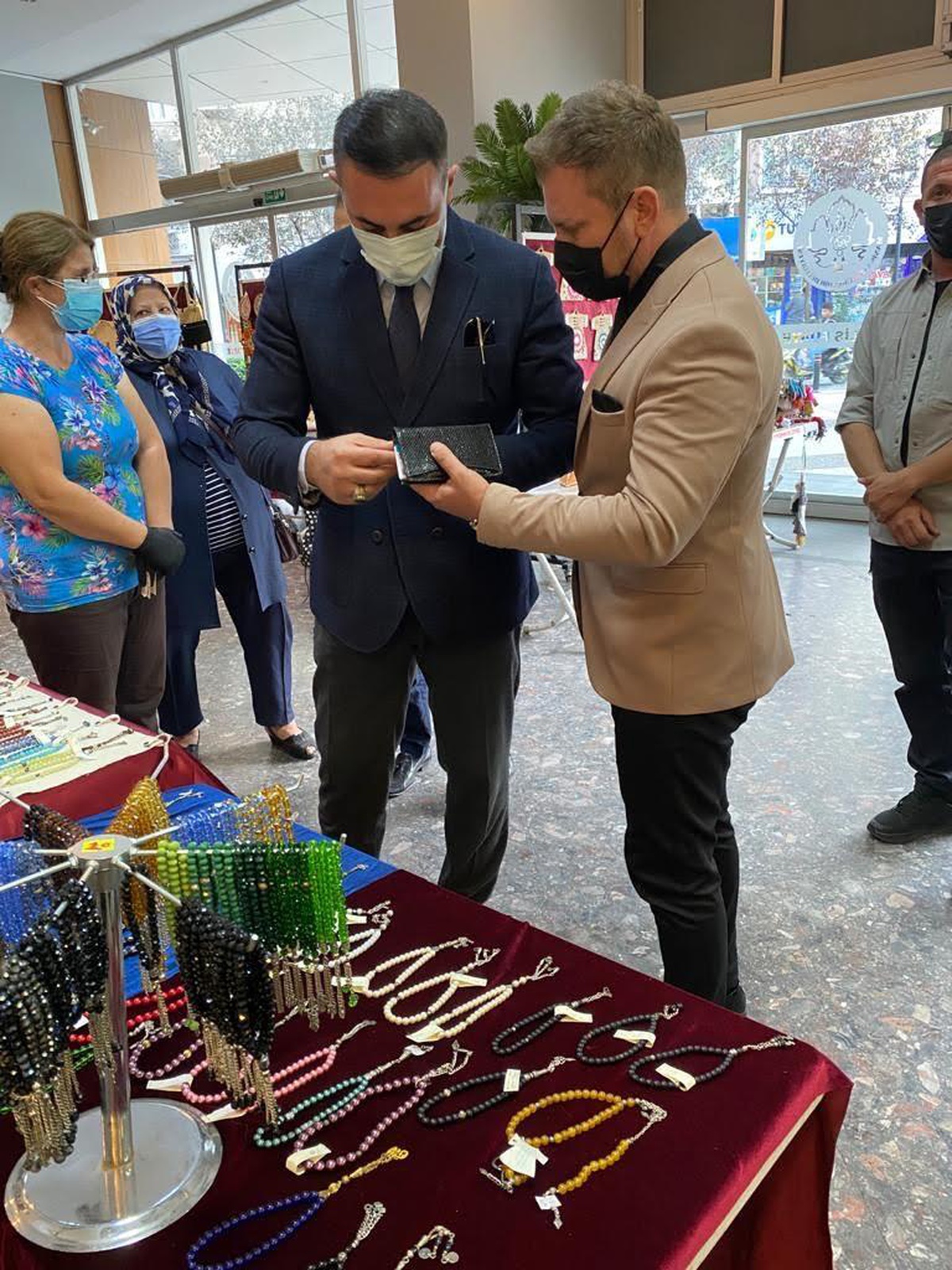 Bereketli eller çarşısı yeniden