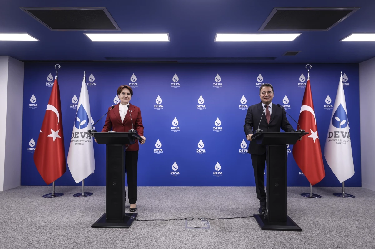 Akşener, DEVA Partisi Genel Başkanı Babacan\'ı parti genel merkezinde ziyaret etti (2)