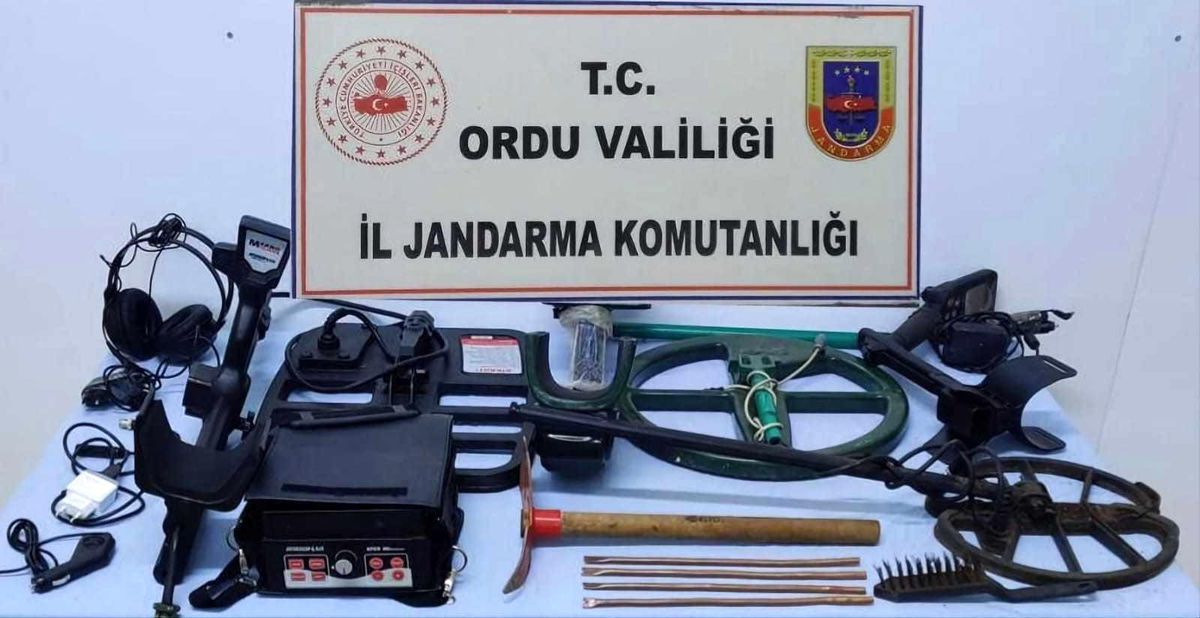 Kaçak define arayanlara suçüstü