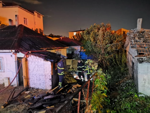 Son Dakika | Kocaeli'de evde çıkan yangında 2 kişi hastaneye kaldırıldı