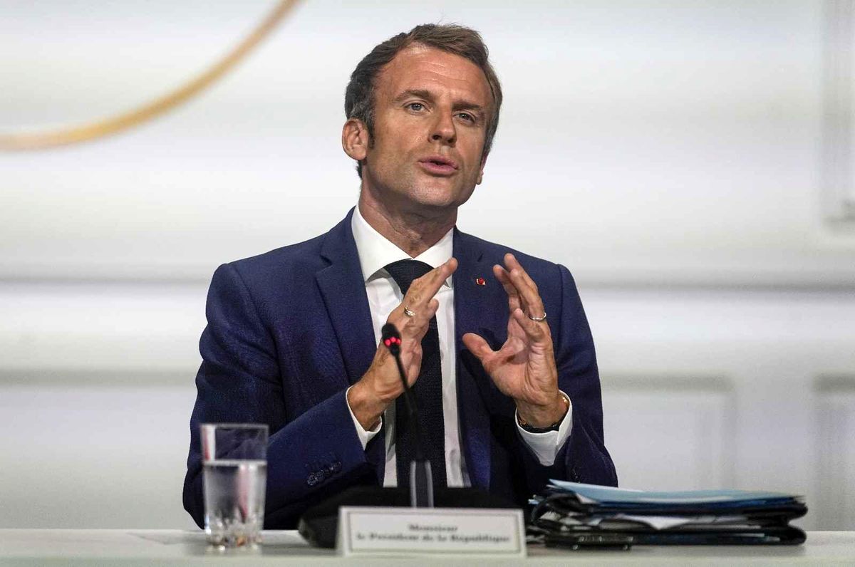 Macron\'dan Cezayir ile diplomatik gerilimi hafifletmek için diyalog çağrısı