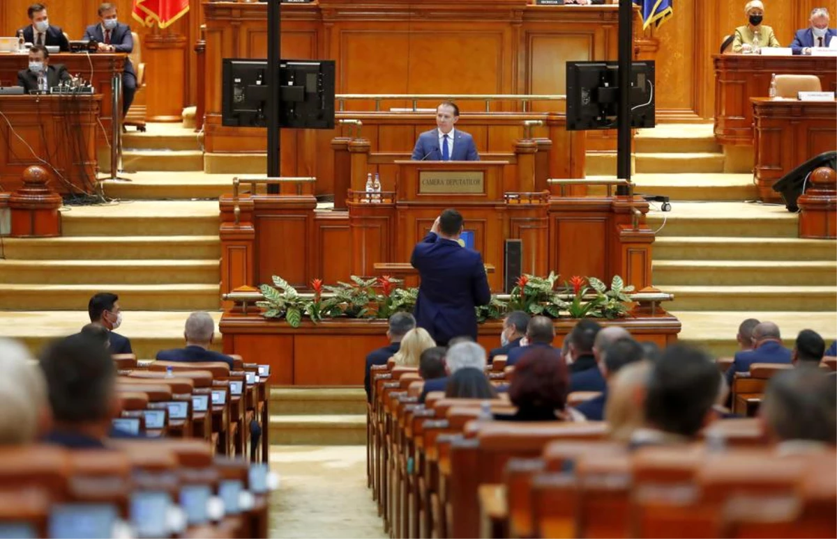 Romanya\'da siyasi kriz: Hükümet düştü