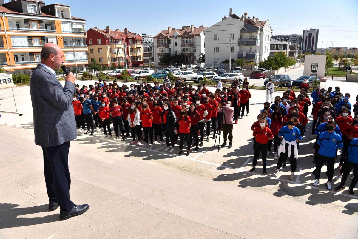 Son dakika haberleri: Selçuklu Belediyesinden spor lisesine kapalı spor salonu