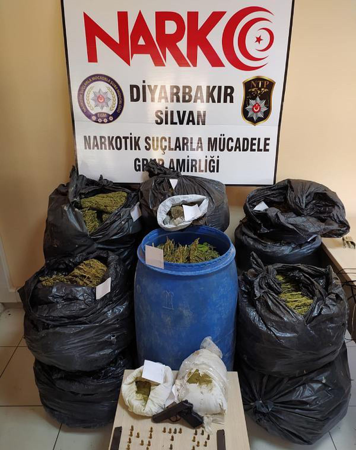 Silvan\'da uyuşturucu operasyonu: 2 gözaltı